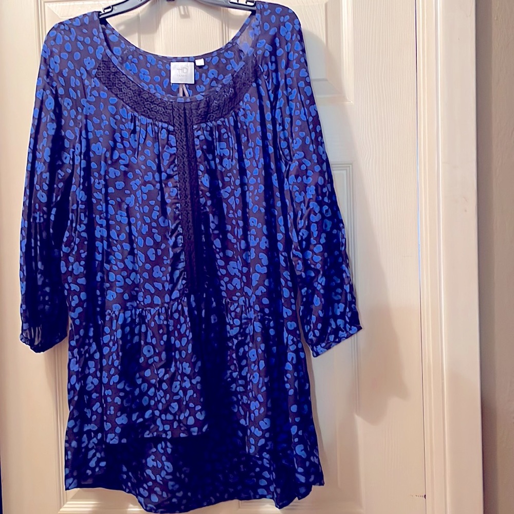 HD in Paris hi lo tunic top. Size L